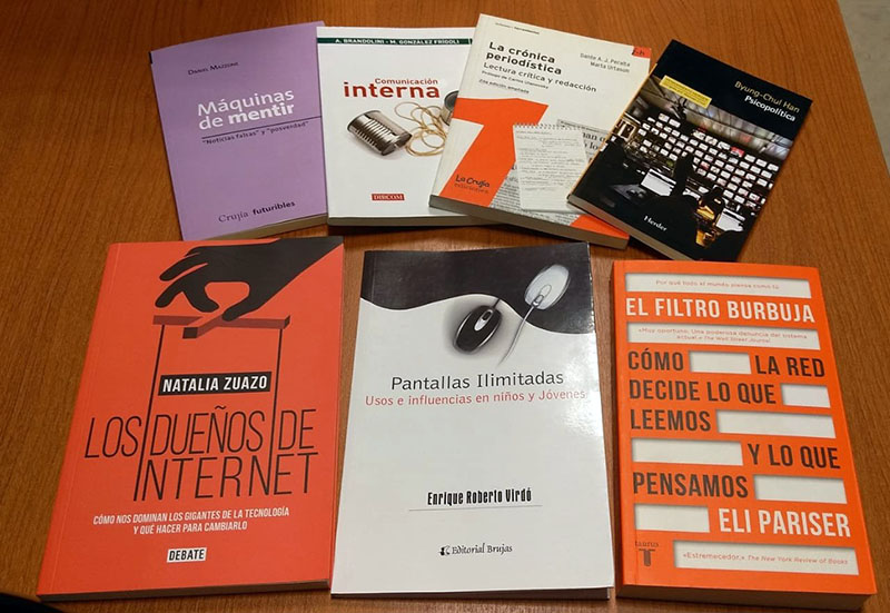 ADQUIEREN NUEVOS LIBROS DE COMUNICACIÓN 